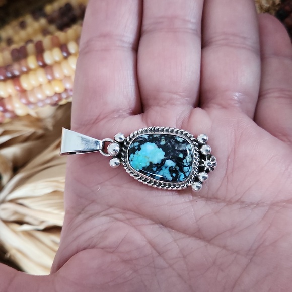 Stunning NWOT Native American Navajo Turquoise & Sterling Handmade Pendant 🩵🎁 - Picture 9 of 12